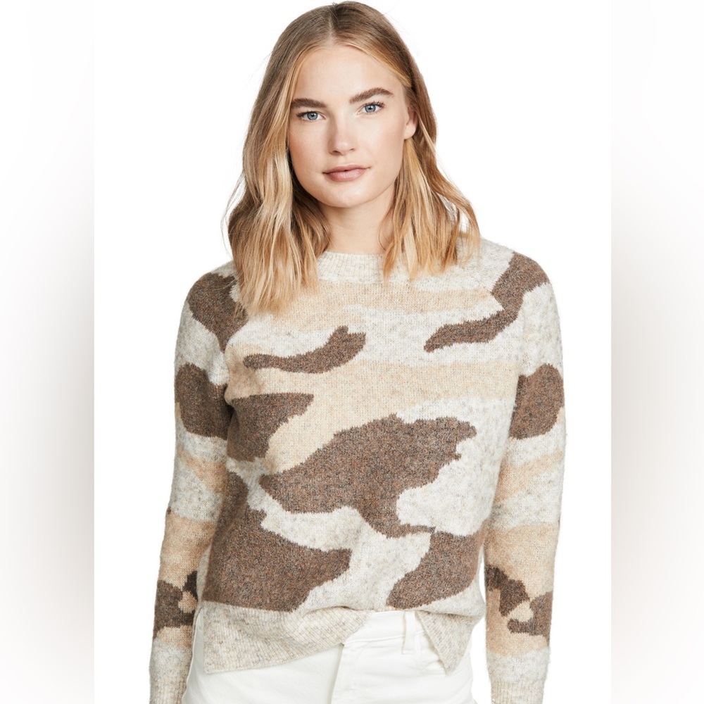 DNA size M camo sweater